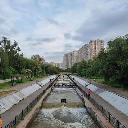 Apart Рядом С Mega Аlma-Ata Almaty Exterior photo
